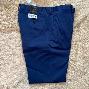 Banana Republic Men’s navy Rapid Movement Chino NWT 38X32